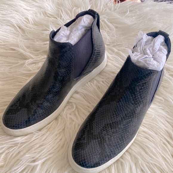 Vince  Shoes 7 1/2 Size - Picture 1 of 2